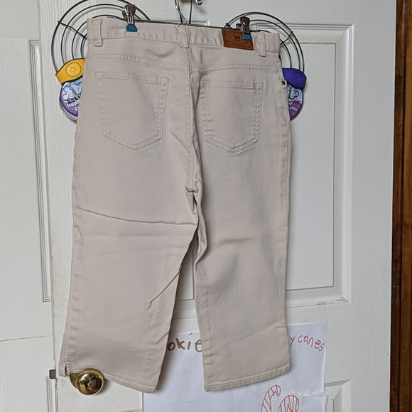 Capris - Picture 2 of 3